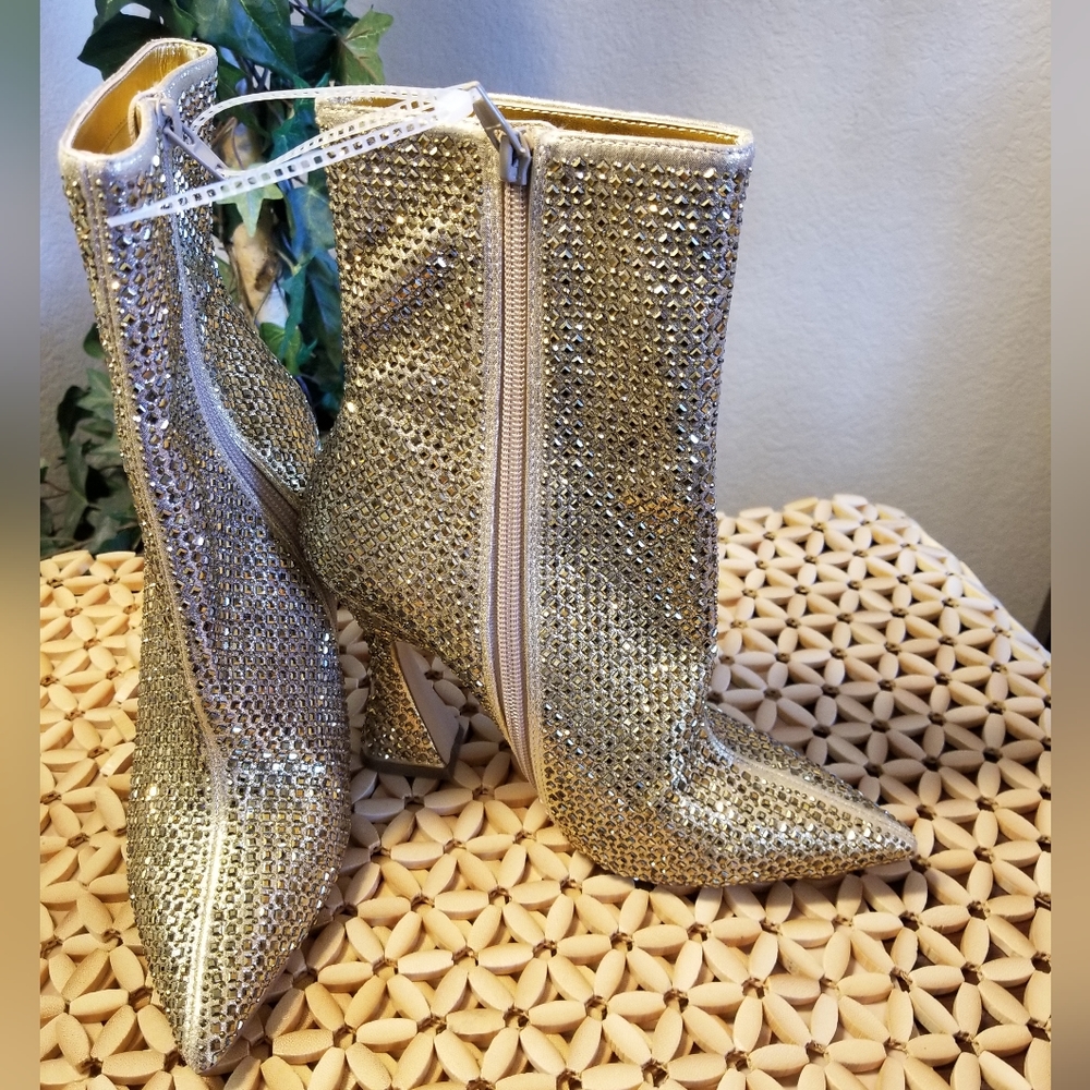 ENCHANTING BOOTS - Picture 4 of 13